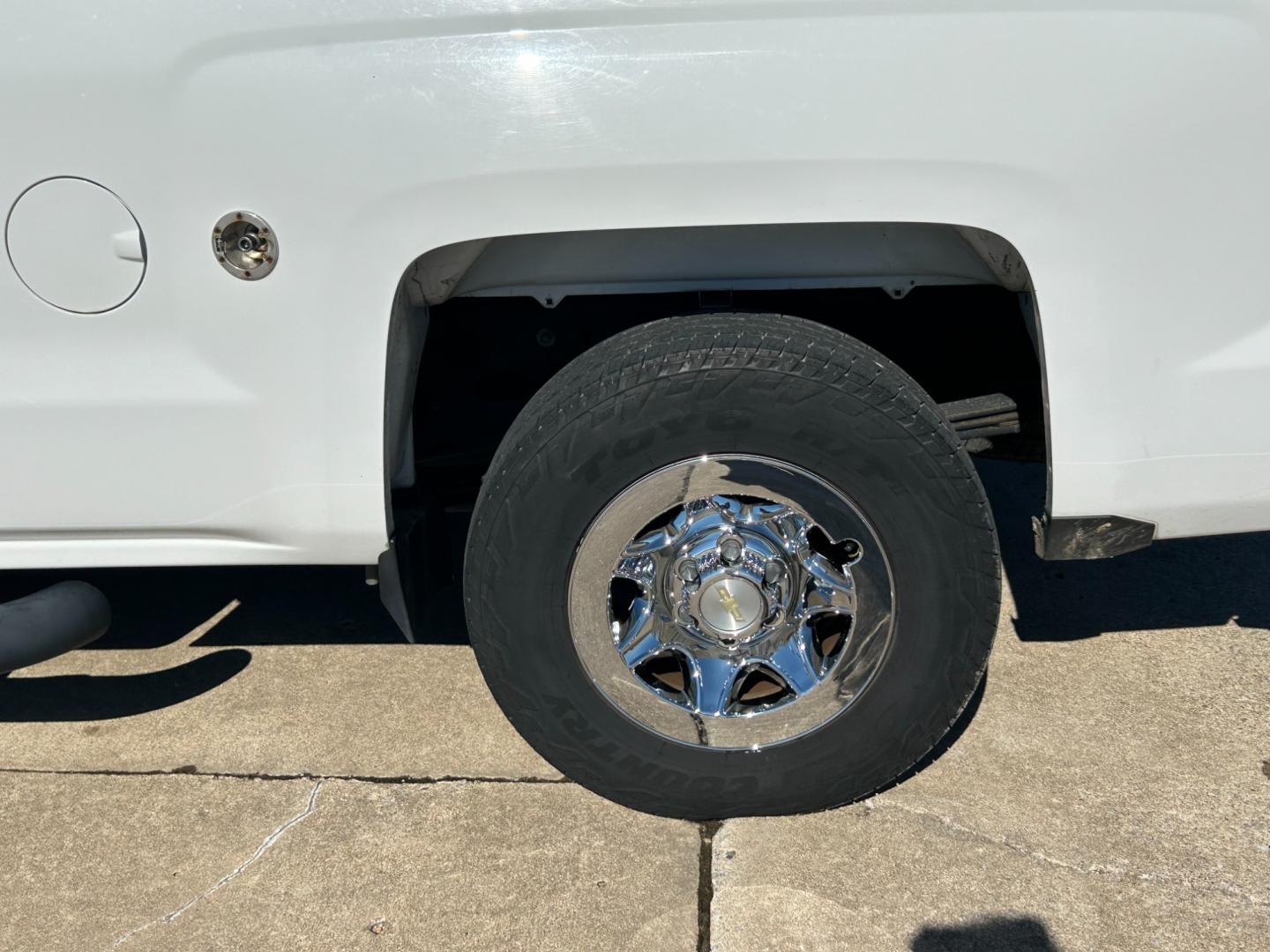 2015 White /Gray Chevrolet Silverado 1500 Work Truck Double Cab 2WD (1GCRCPEC1FZ) with an 5.3L V8 OHV 16V engine, 6-Speed Automatic transmission, located at 17760 Hwy 62, Morris, OK, 74445, (918) 733-4887, 35.609104, -95.877060 - 2015 CHEVY SILVERADO HAS THE 5.3L V8 AND IS RWD. IT FEATURES A KEYLESS ENTRY REMOTE, POWER WINDOWS, POWER MIRRORS, POWER LOCKS, AM/FM STEREO, PANDORA RADIO, AUX PORT, USB PORT, TRACTION CONTROL, CRUISE CONTROL, BACK UP CAMERA, BED COVER, BED LINER, AND HITCH. IT RUNS ON CNG (COMPRESSED NATURAL GAS) - Photo#26